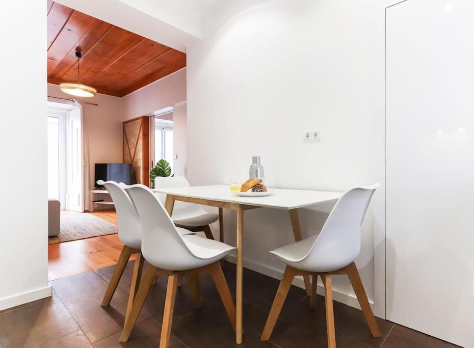 Vita Portucale ! Campo Ourique Design W/ Balcony 리스본 외부 사진