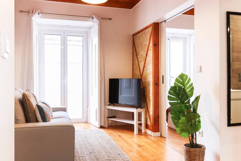 Vita Portucale ! Campo Ourique Design W/ Balcony 리스본 외부 사진